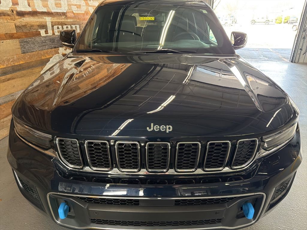 Used 2022 Jeep Grand Cherokee Overland w/ Luxury Tech Group IV image 7