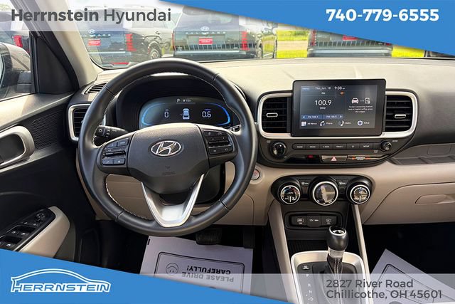 Used 2024 Hyundai Venue SEL FWD image 6