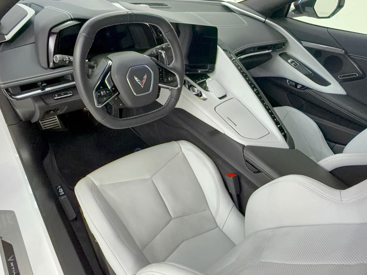 Used 2024 Chevrolet Corvette Stingray Preferred Conv w/ Stealth Interior Trim Package RWD image 4