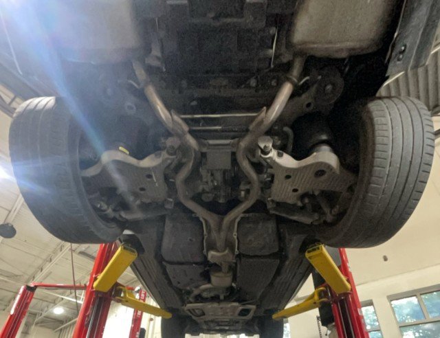 Used 2016 Land Rover Range Rover Sport HSE image 16