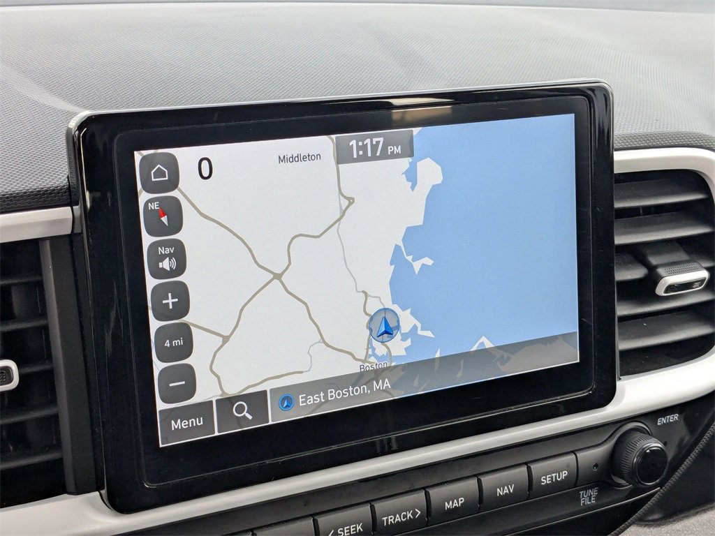 Used 2025 Hyundai Venue Limited image 23