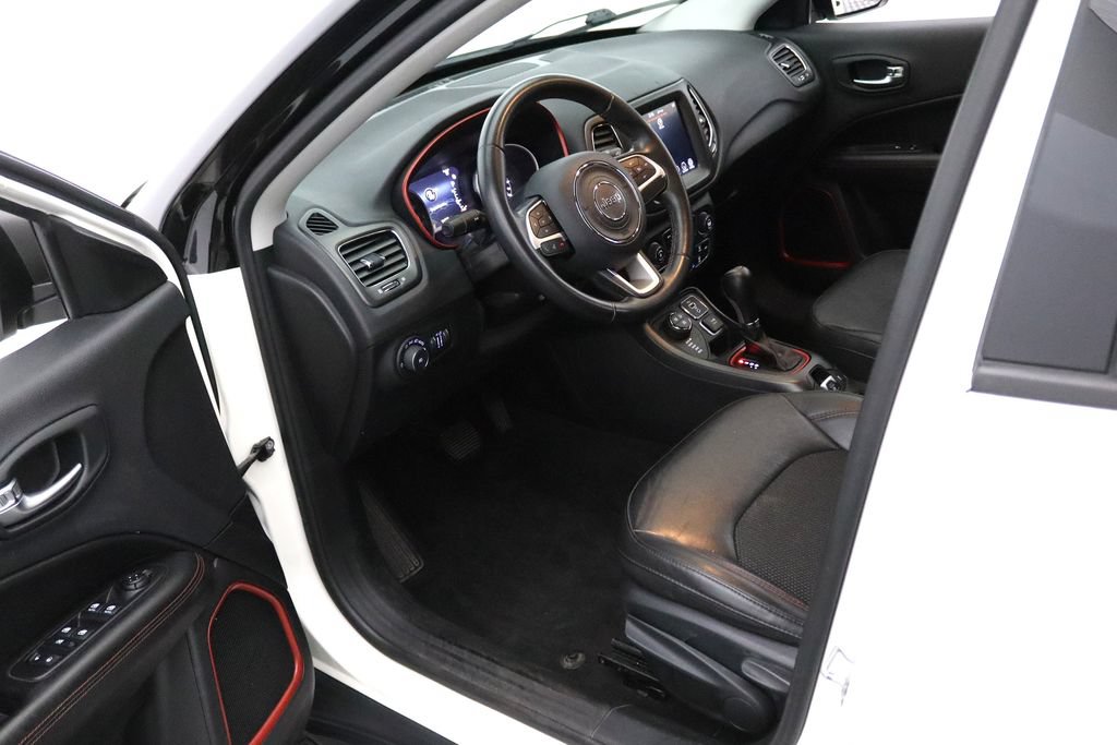 Used 2019 Jeep Compass Trailhawk AWD/4WD image 18