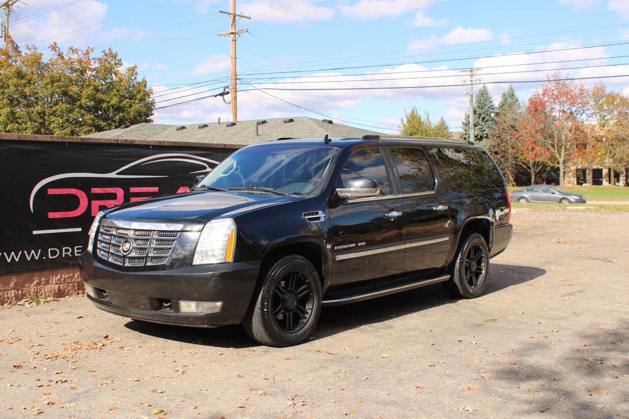 Used 2012 Cadillac Escalade ESV Luxury AWD/4WD image 1