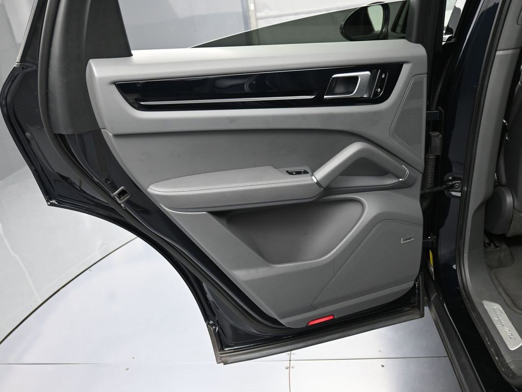 Certified 2021 Porsche Cayenne Coupe image 23