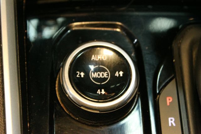 Used 2024 Chevrolet Colorado Trail Boss w/ Technology Package AWD/4WD image 25