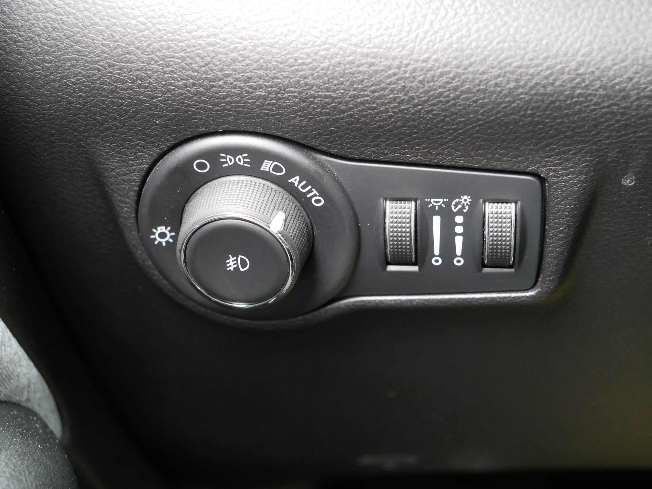 Certified 2024 Jeep Compass Latitude image 26