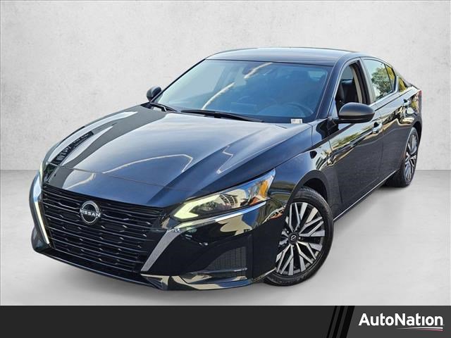 Used 2024 Nissan Altima 2.5 SV