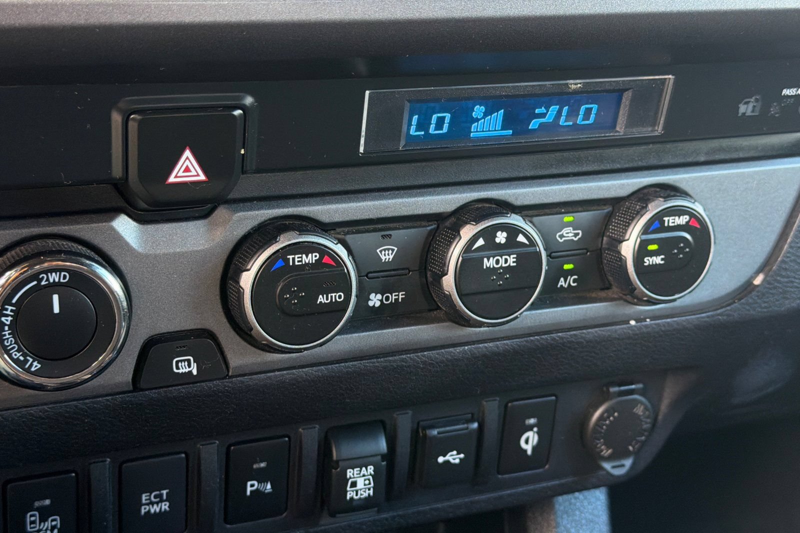 Used 2023 Toyota Tacoma TRD Off-Road w/ Technology Package AWD/4WD image 21