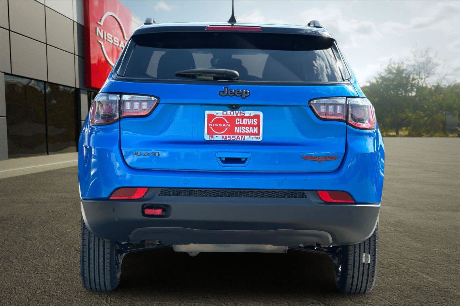 Used 2024 Jeep Compass Trailhawk AWD/4WD image 8
