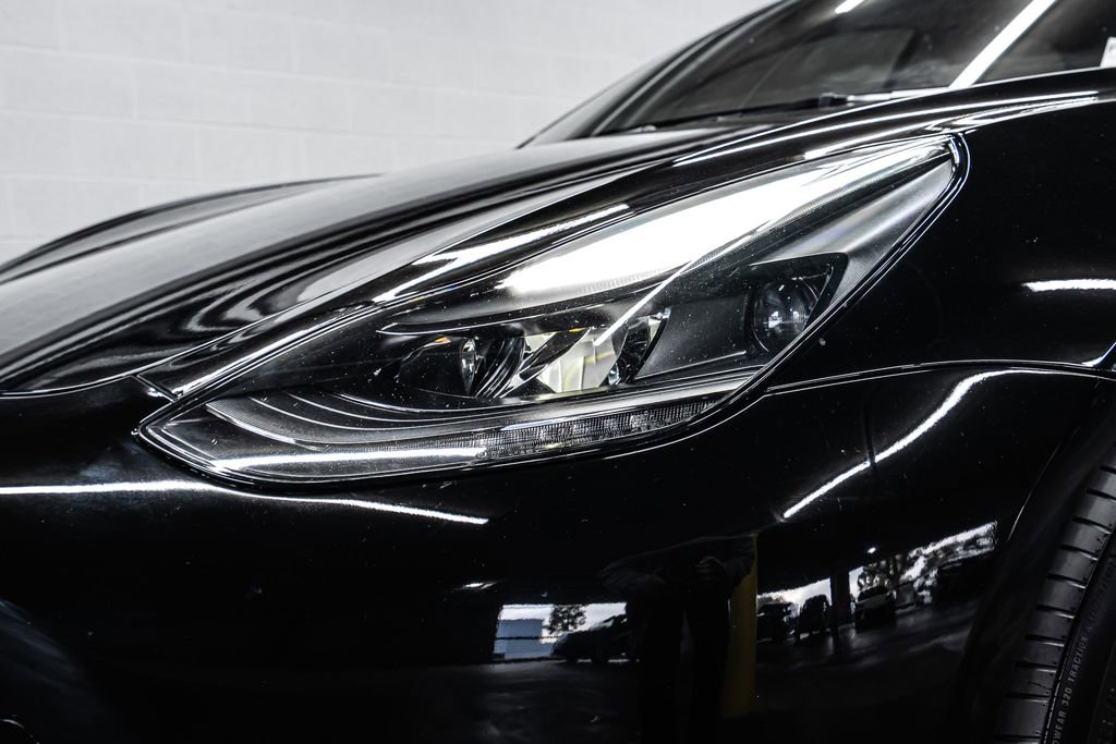 Used 2023 Tesla Model 3 Standard Range image 9