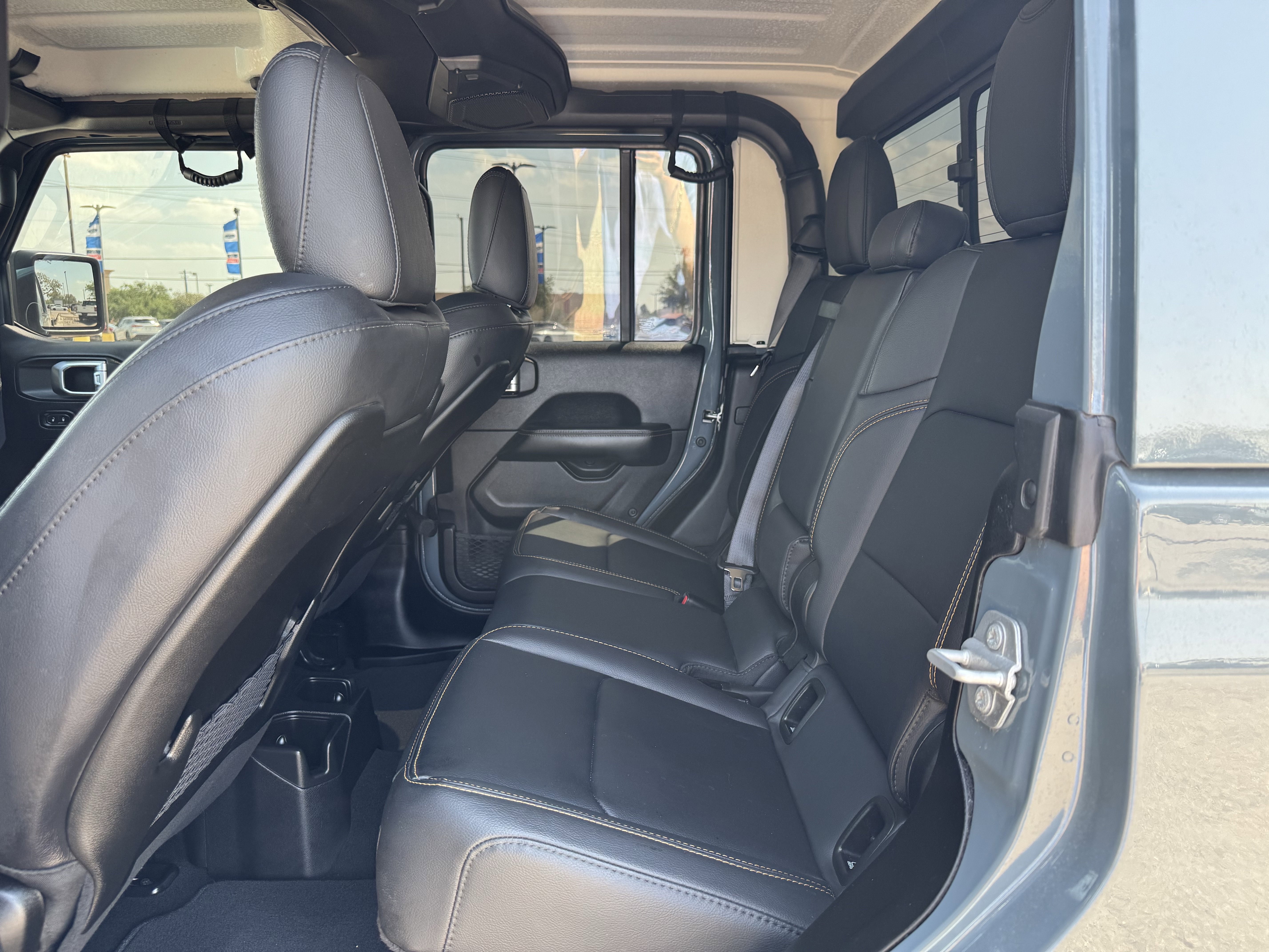 Used 2025 Jeep Gladiator Sport image 24