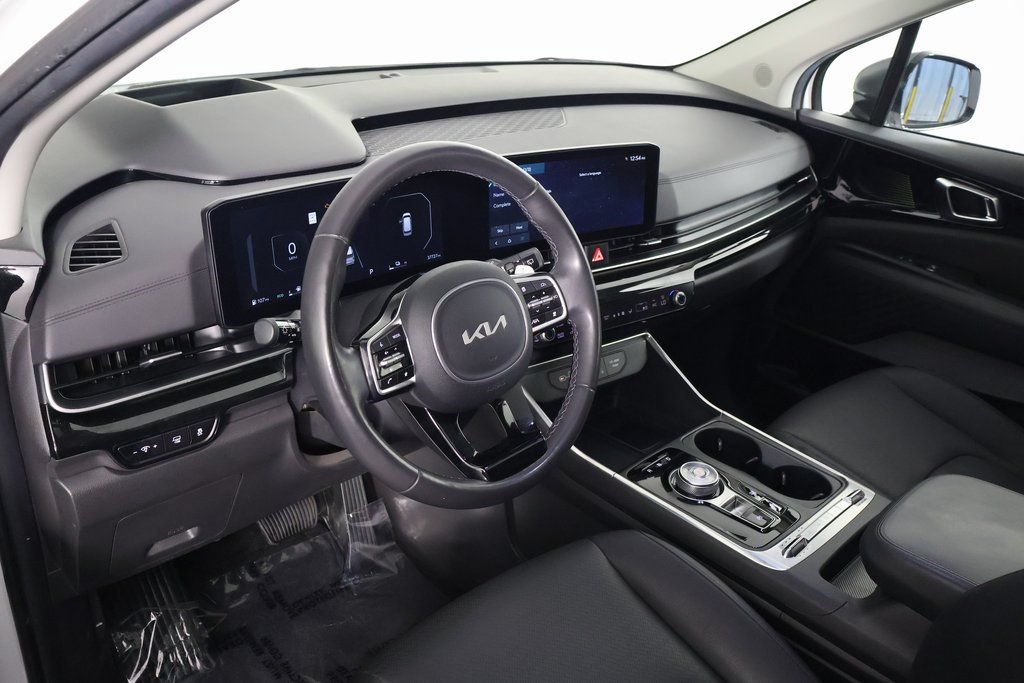 Used 2025 Kia Carnival SX Prestige FWD image 7