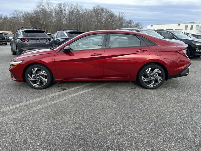 Used 2025 Hyundai Elantra Sport image 6