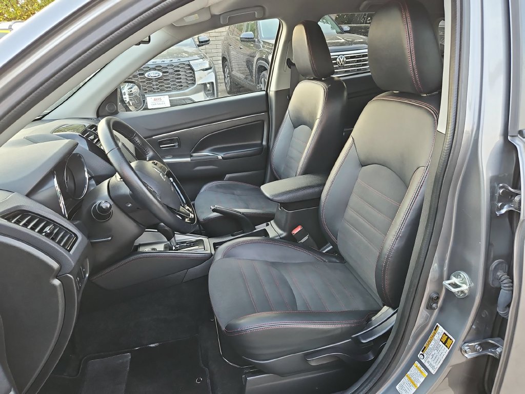 Used 2025 Mitsubishi Outlander Sport SE AWD/4WD image 25