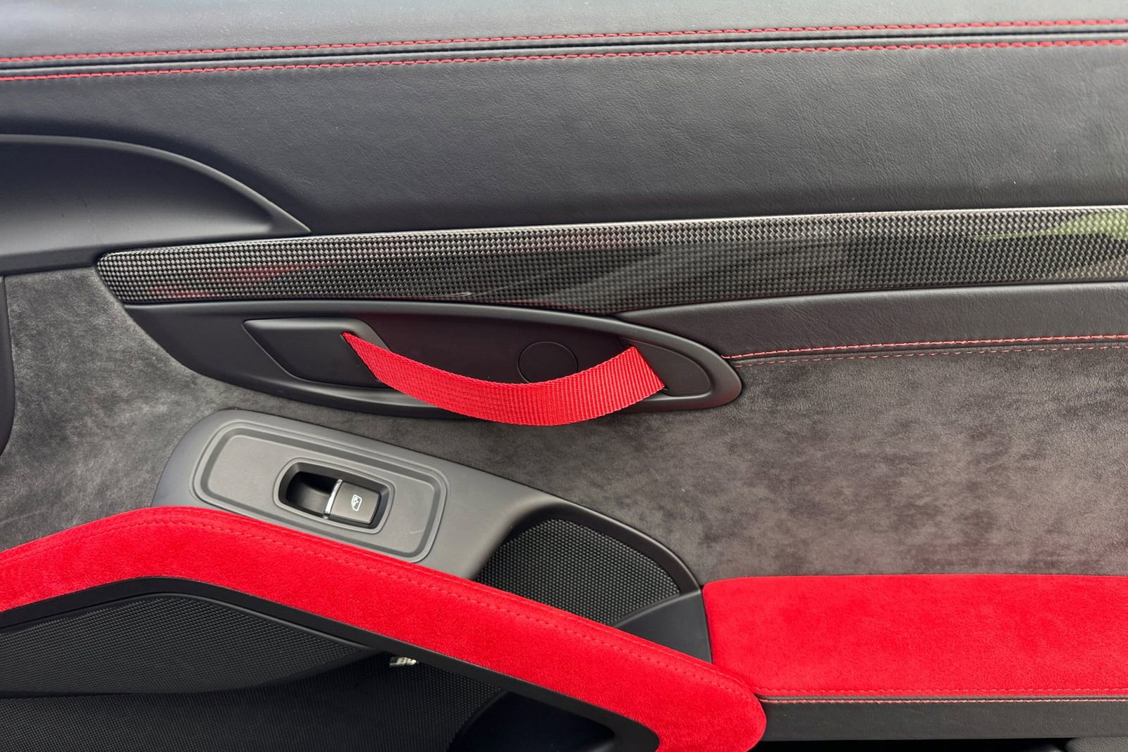 Used 2018 Porsche 911 GT2 RS image 18