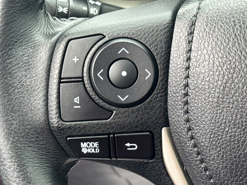 Used 2015 Toyota RAV4 Limited w/ Technology Package AWD/4WD image 34