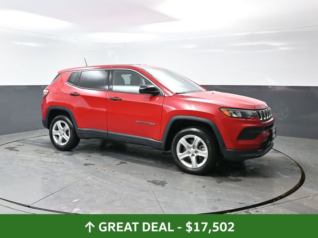 Used 2023 Jeep Compass Sport image 4