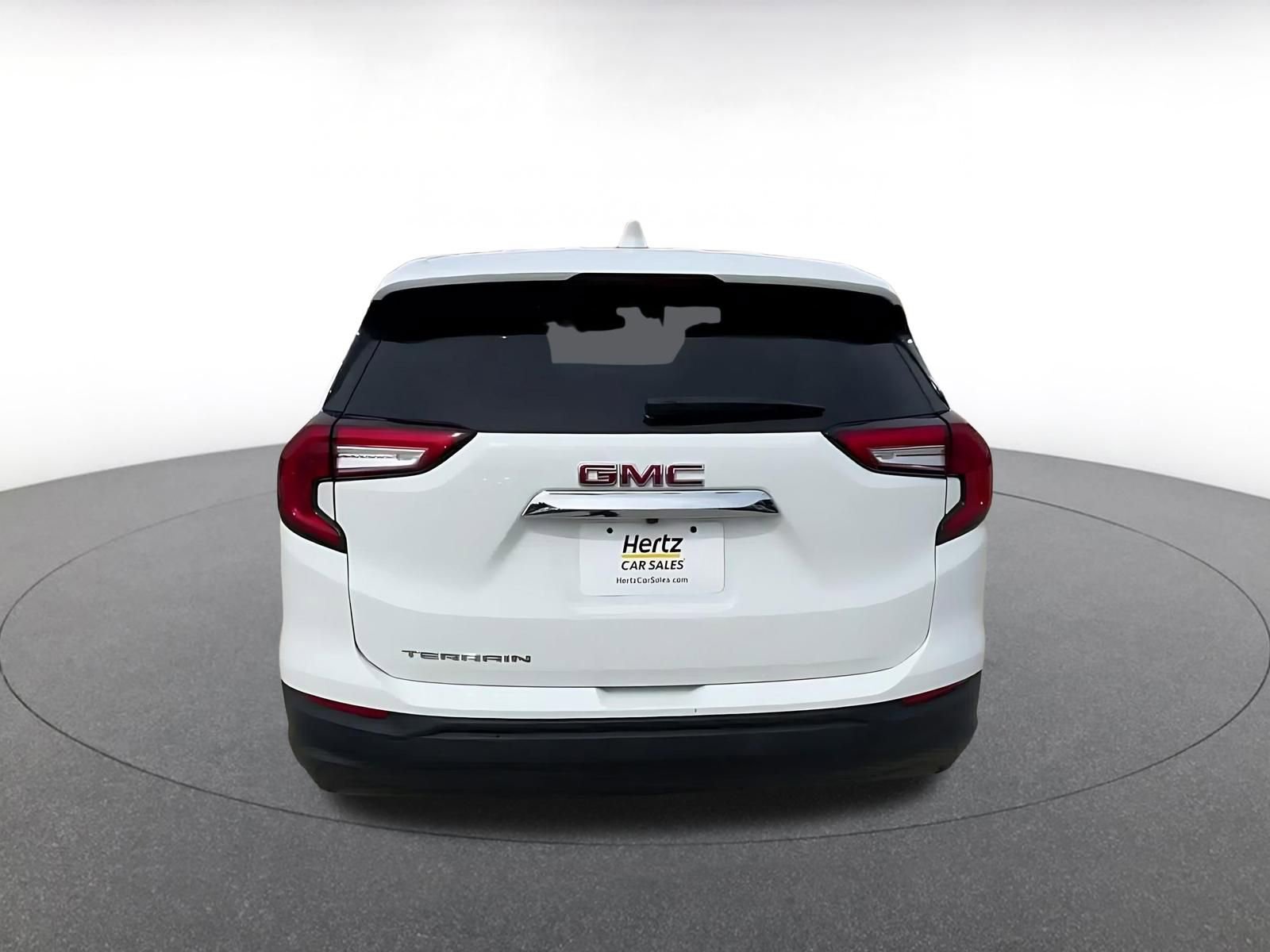 Used 2024 GMC Terrain SLE image 12