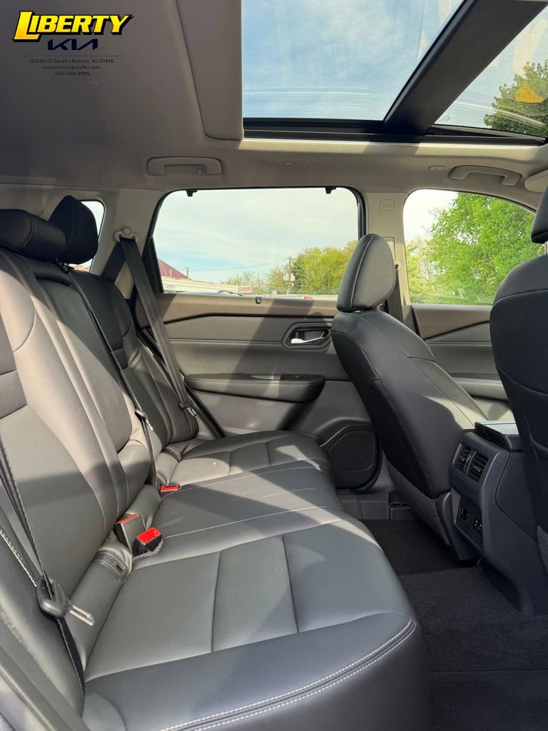 Used 2023 Nissan Rogue SL w/ SL Premium Package AWD/4WD image 10