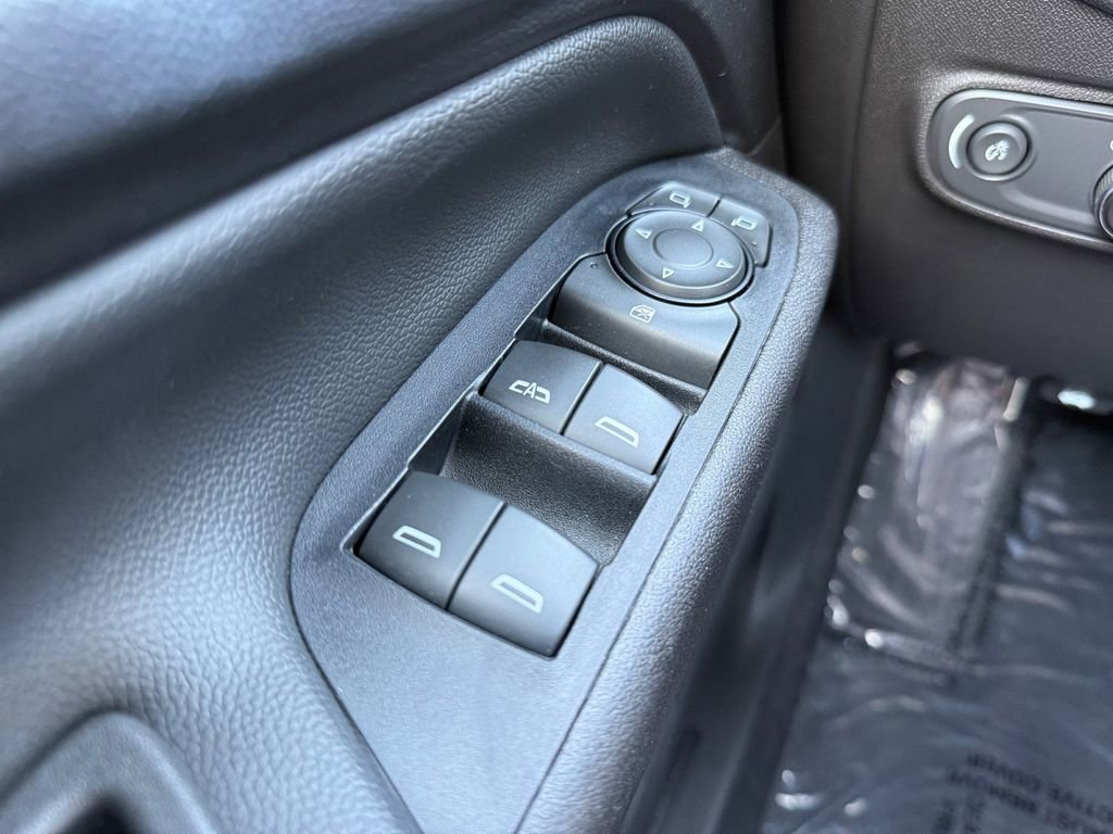 Used 2020 Chevrolet Equinox LT FWD image 26