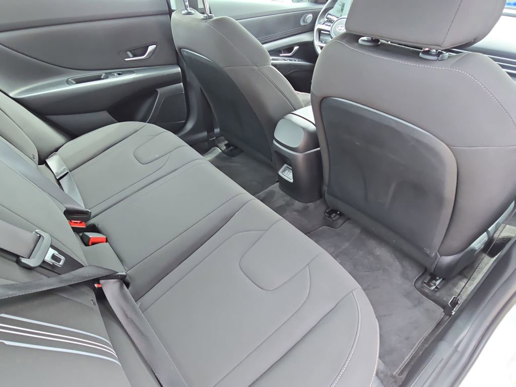 Certified 2024 Hyundai Elantra SEL image 11