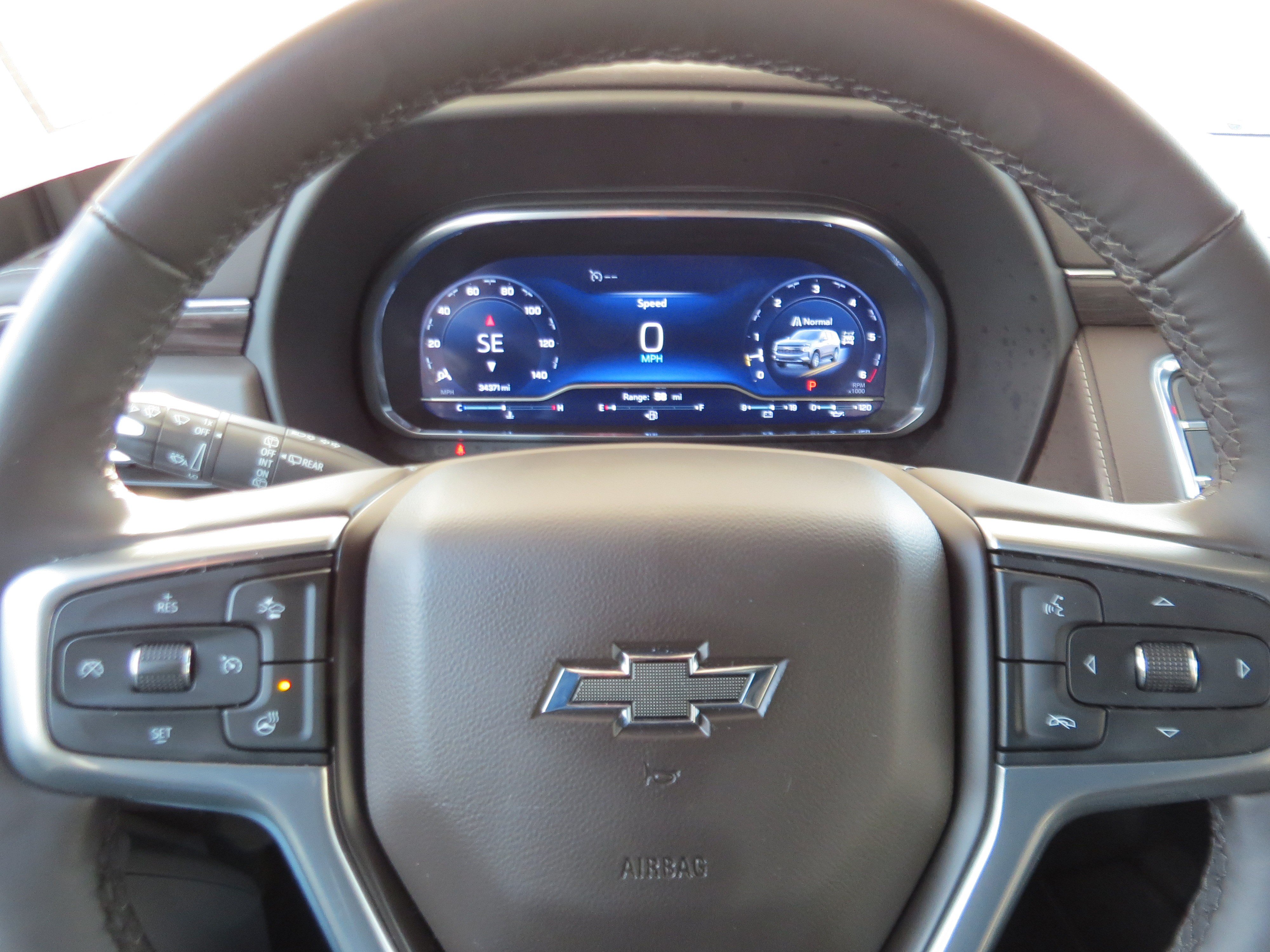 Used 2024 Chevrolet Suburban Z71 w/ Luxury Package AWD/4WD image 19