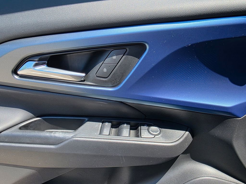 Used 2025 Chevrolet Equinox EV LT w/ Convenience Package FWD image 14