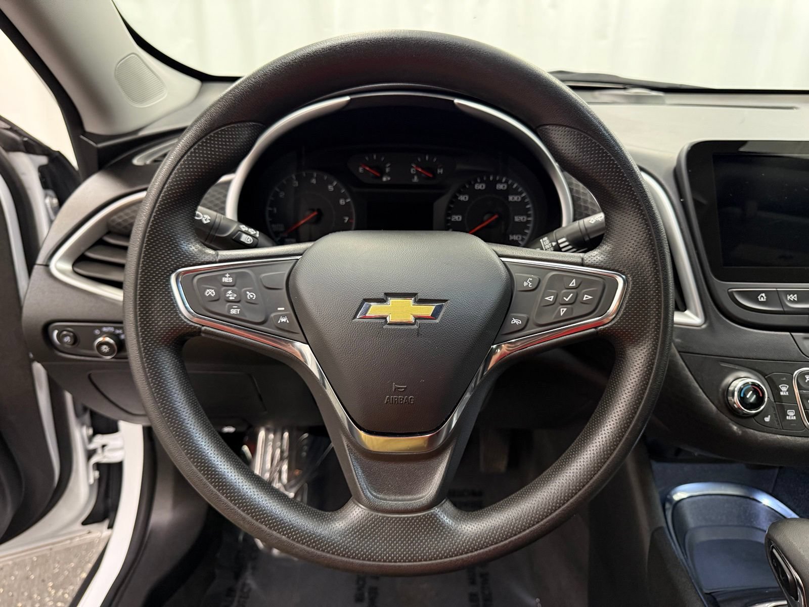 Used 2024 Chevrolet Malibu LT FWD image 12