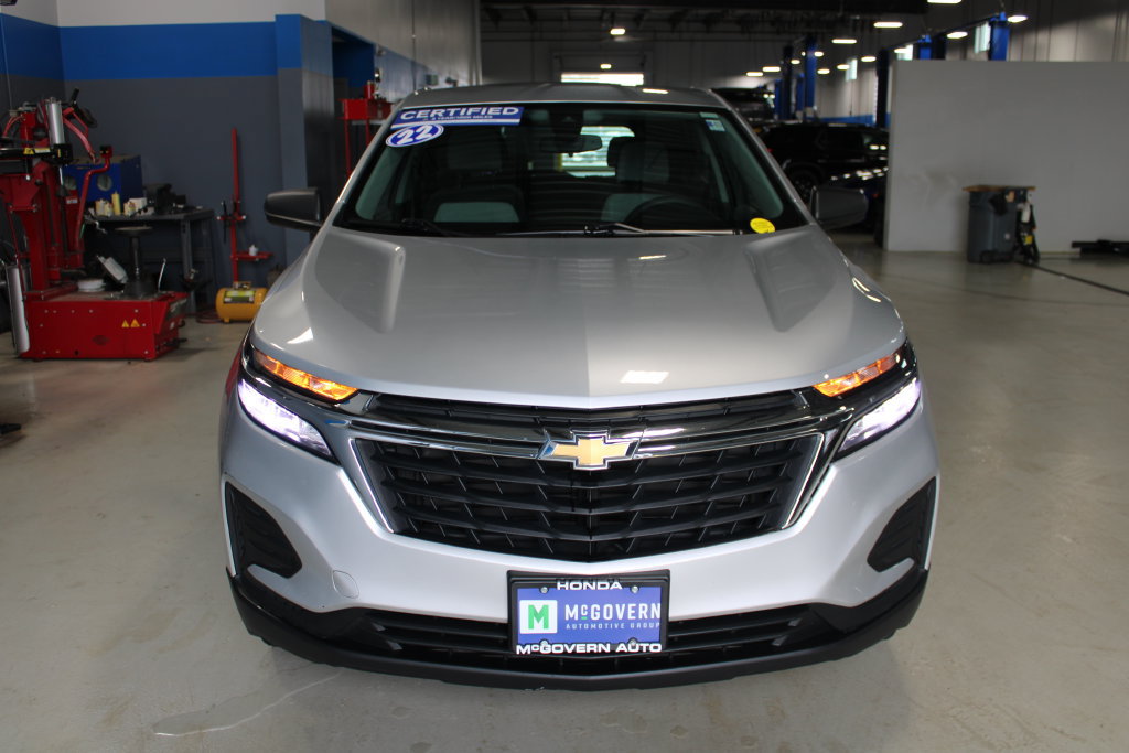 Used 2022 Chevrolet Equinox LS AWD/4WD image 2