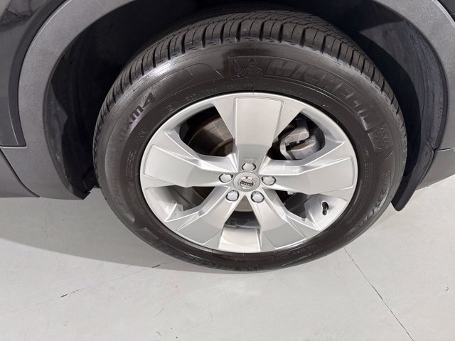 Used 2022 Volvo XC40 T5 Momentum AWD/4WD image 16