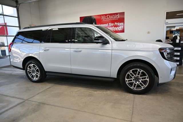 Used 2025 Ford Expedition Max Active AWD/4WD image 4
