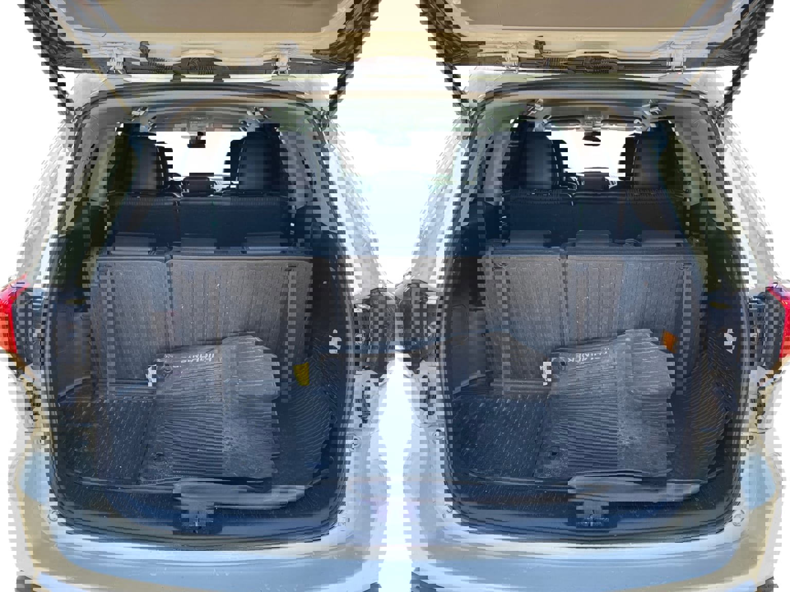 Used 2019 Toyota Highlander Plus FWD image 19