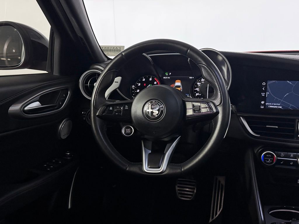 Used 2023 Alfa Romeo Giulia Veloce image 15