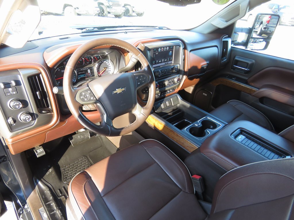 Used 2019 Chevrolet Silverado 2500 High Country w/ Duramax Plus Package image 11