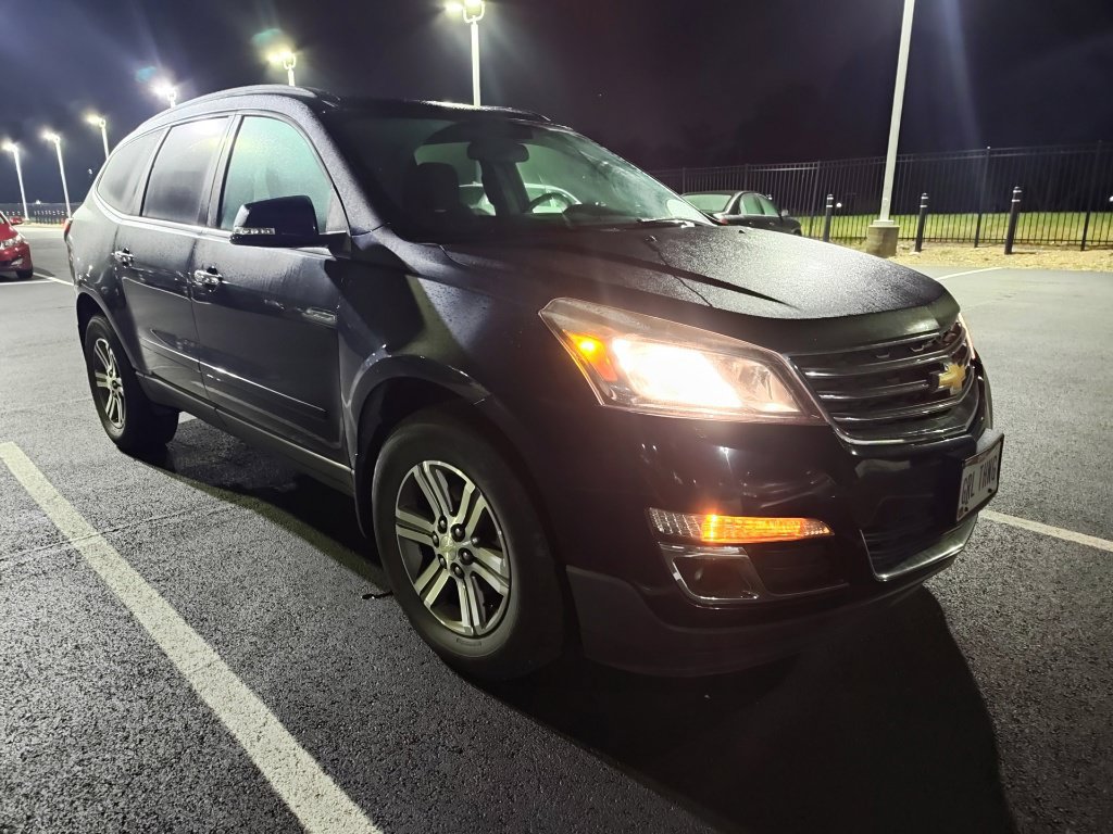 Used 2017 Chevrolet Traverse LT AWD/4WD image 3