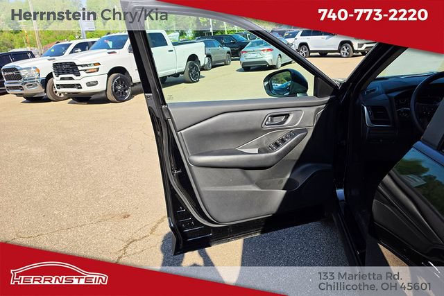 Used 2024 Nissan Rogue S AWD/4WD image 13