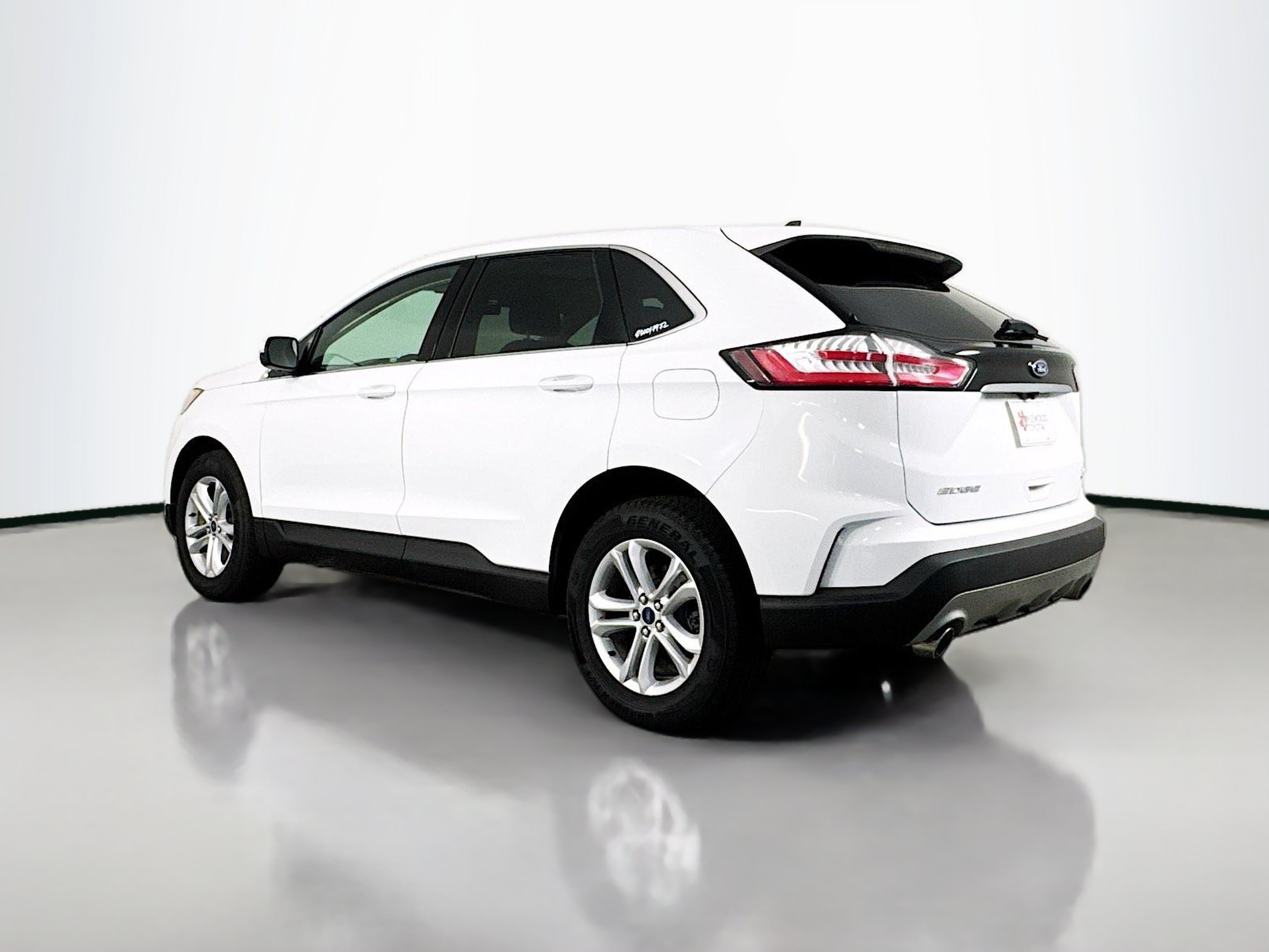 Used 2020 Ford Edge SEL w/ Cold Weather Package AWD/4WD image 5
