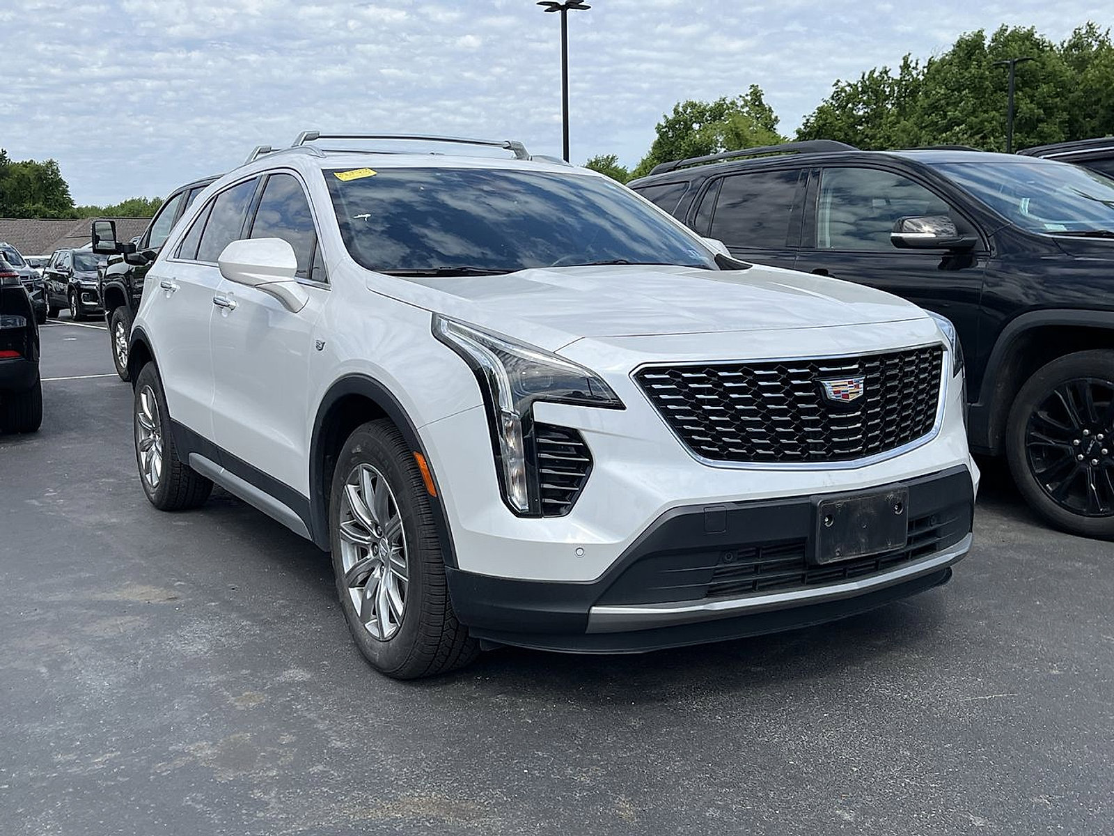 Used 2020 Cadillac XT4 Premium Luxury w/ Cold Weather Package FWD image 2