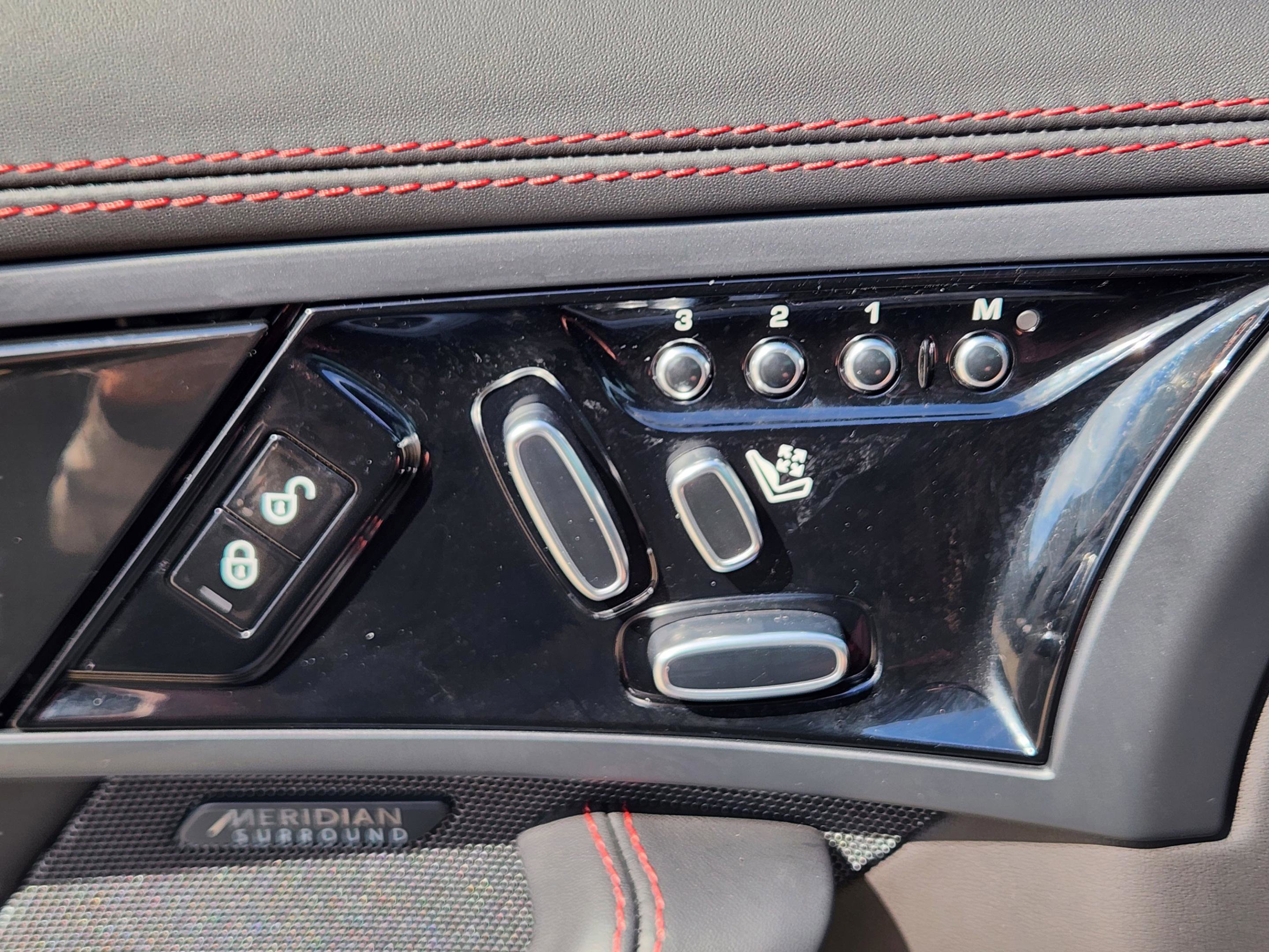 Used 2020 Jaguar F-TYPE R AWD/4WD image 26