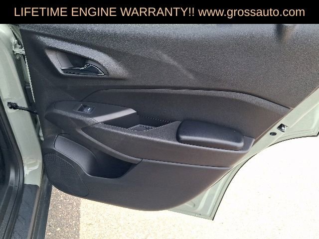 Used 2025 Chevrolet Trax ACTIV w/ Sunroof Package FWD image 28