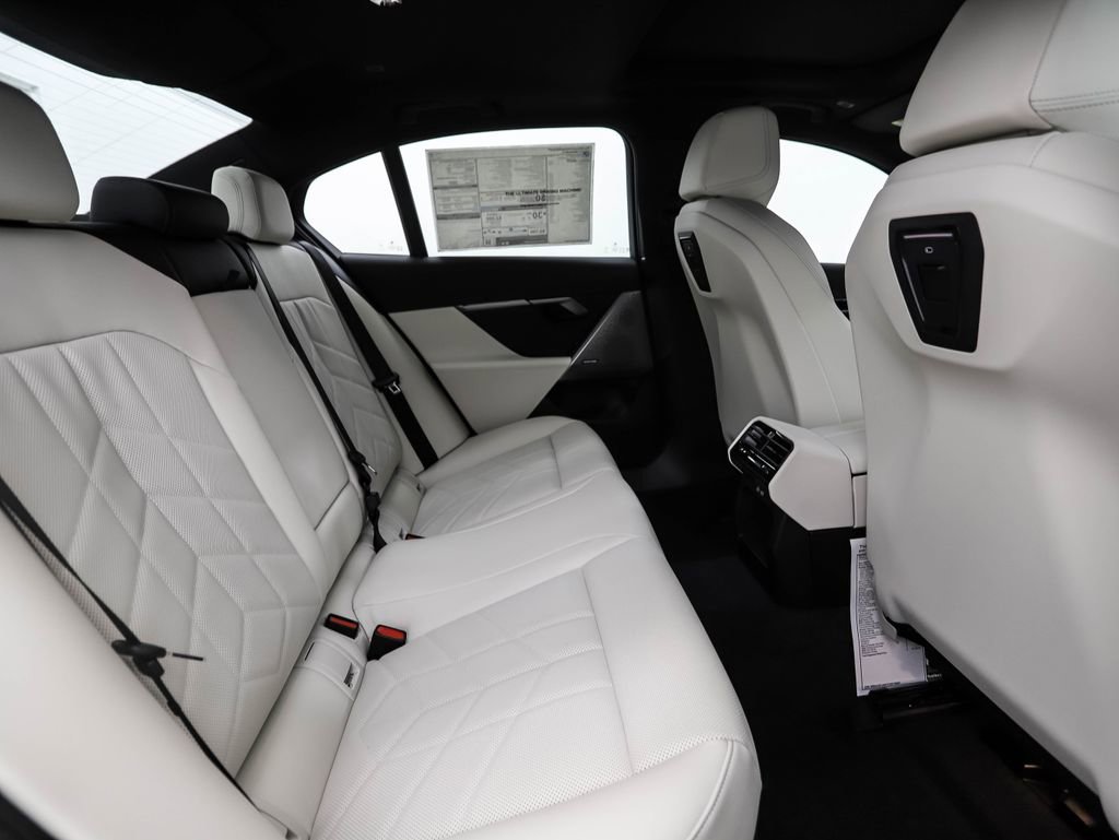 New 2026 BMW 530i xDrive w/ Premium Package image 28