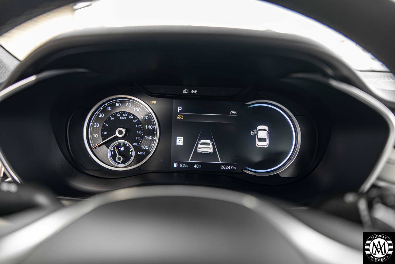 Used 2025 Genesis G70 2.5T RWD image 36