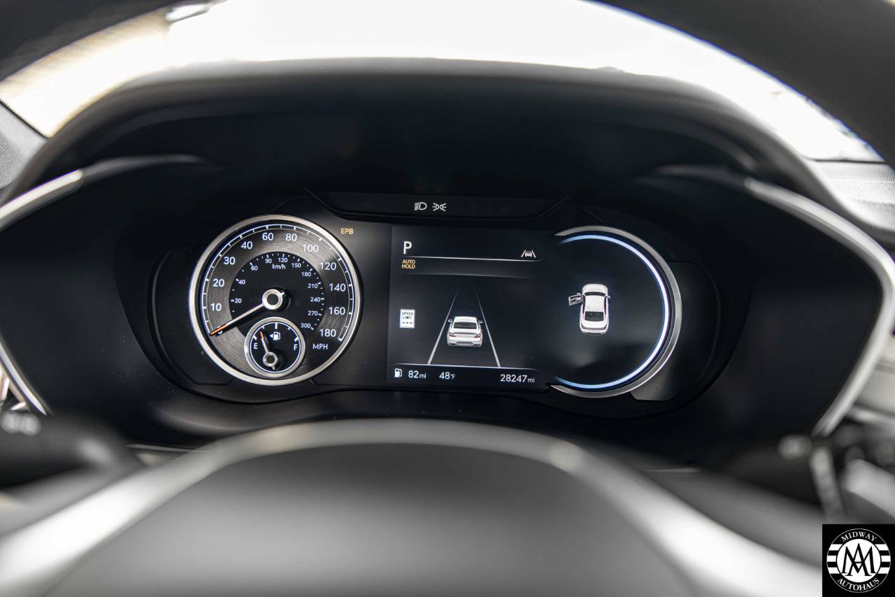 Used 2025 Genesis G70 2.5T RWD image 36