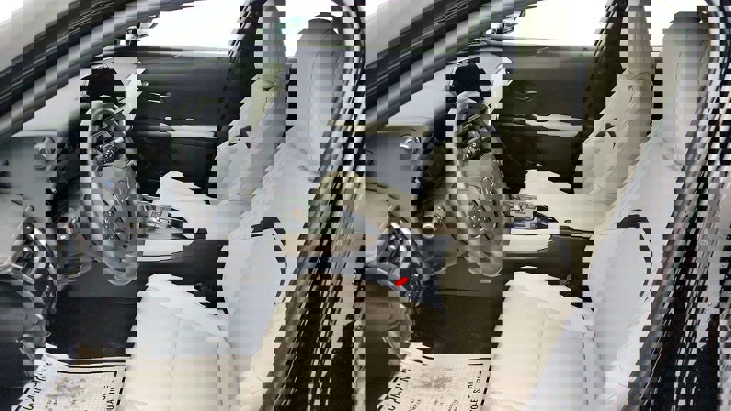 Used 2025 Lexus UX 300h AWD w/ Accessory Package (Z2) image 18