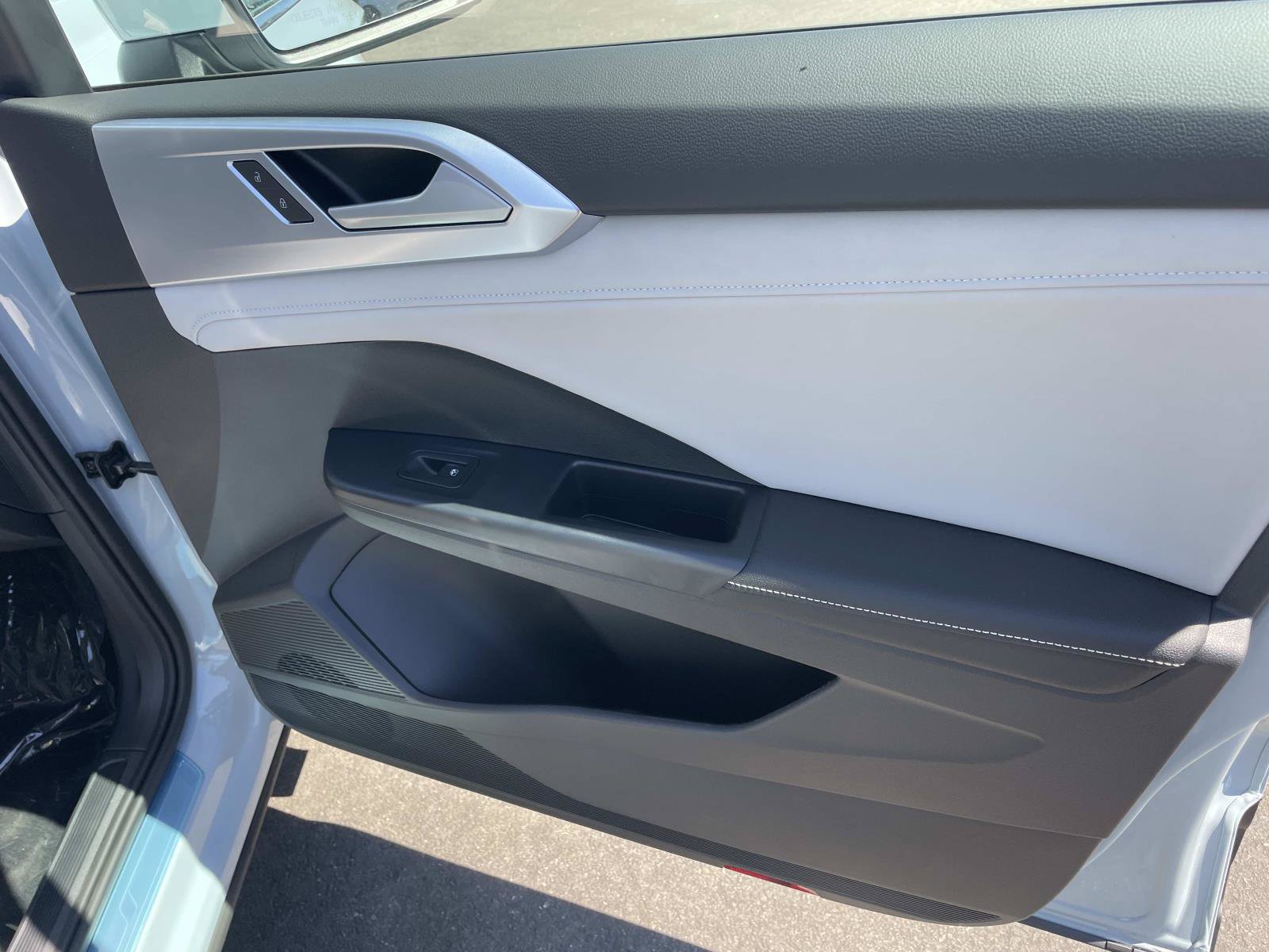 New 2026 Volkswagen Taos SE FWD image 25