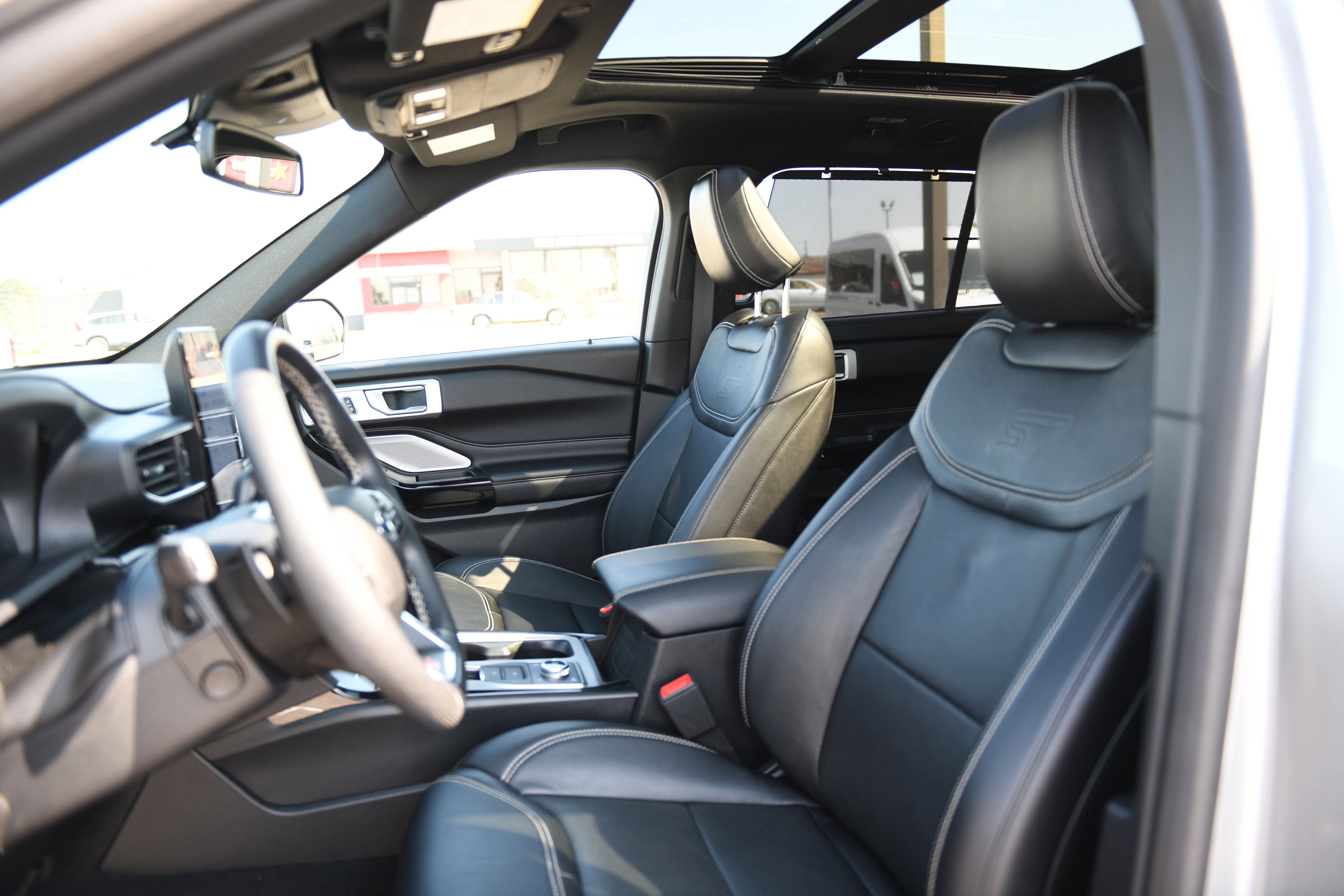 Used 2021 Ford Explorer ST w/ Equipment Group 401A image 16