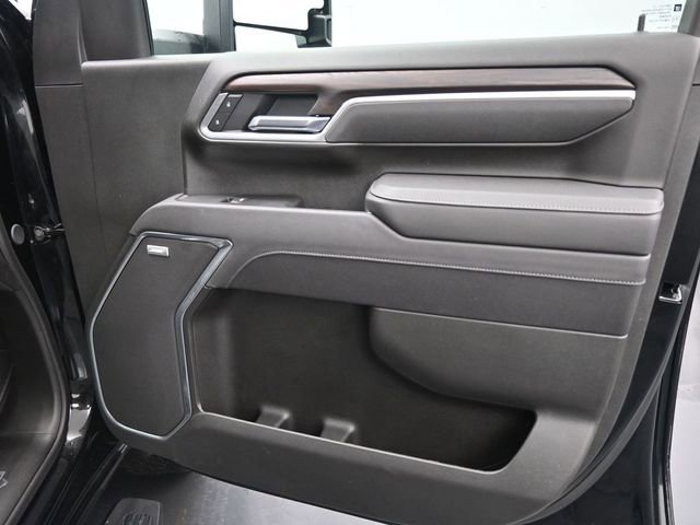 Used 2025 GMC Sierra 3500 SLT w/ SLT Convenience Package image 9