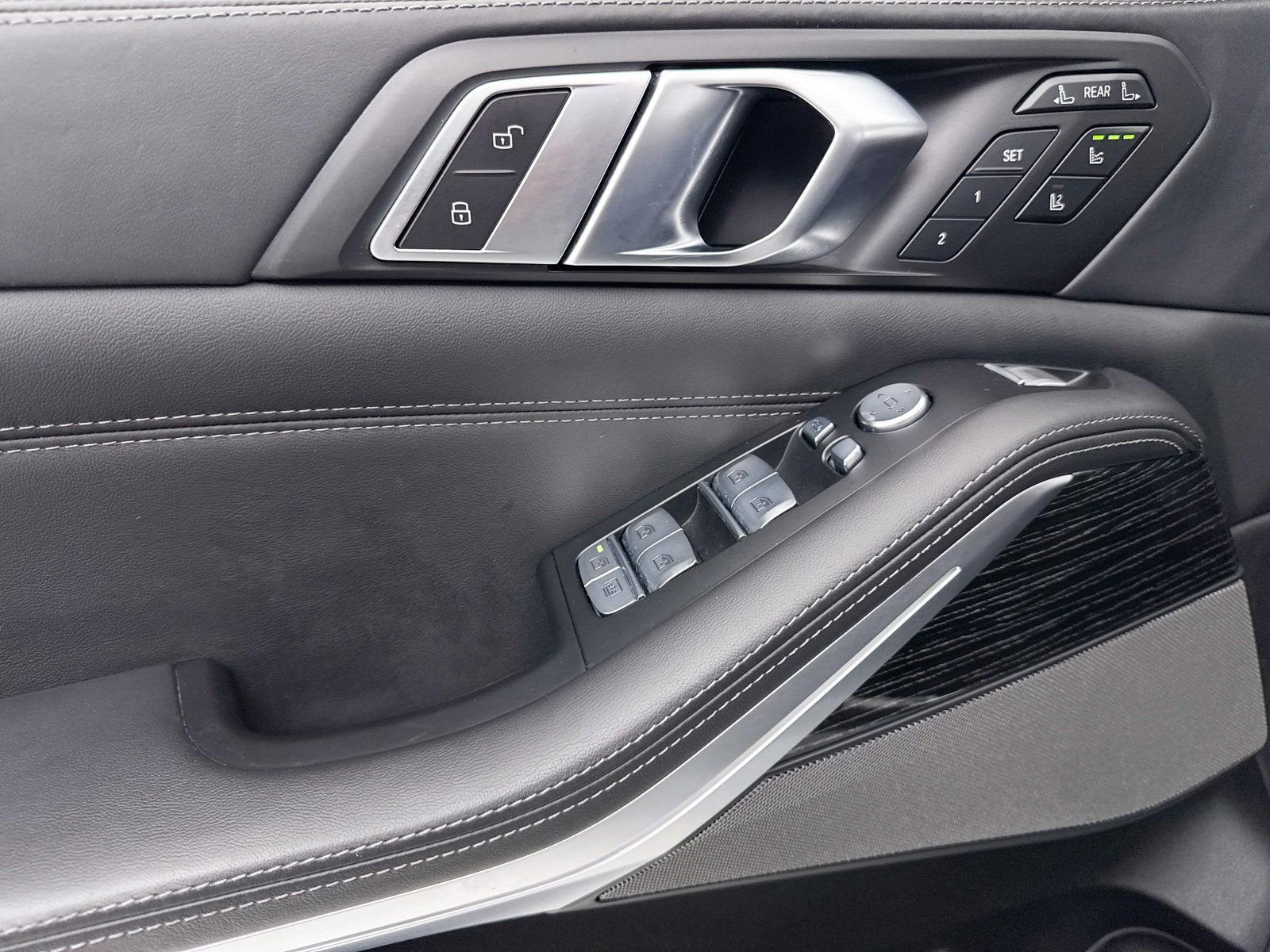 Used 2023 BMW X7 M60i w/ Executive Package AWD/4WD image 32