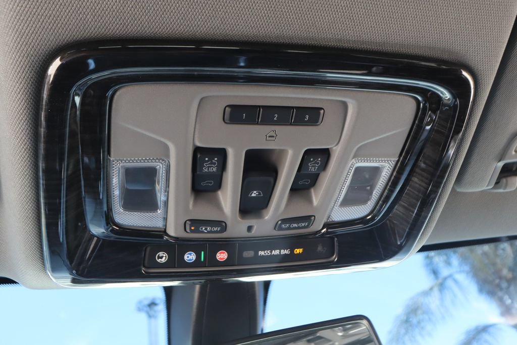 Used 2021 Chevrolet Silverado 1500 RST AWD/4WD image 29