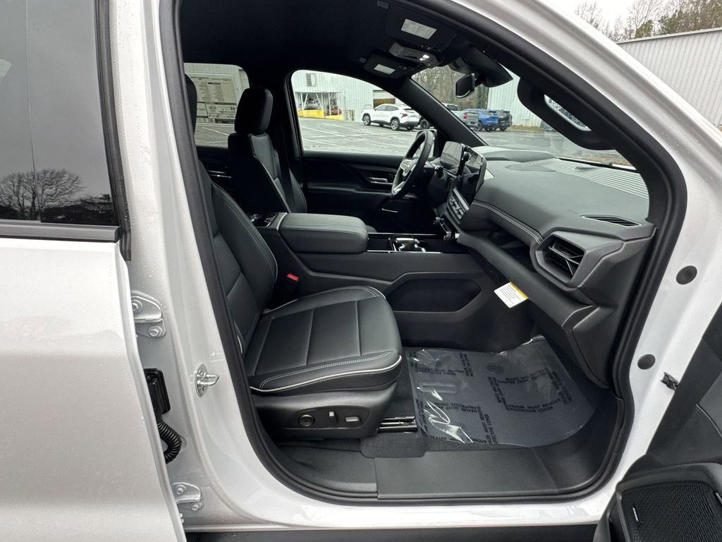 New 2025 Chevrolet Silverado EV LT image 29